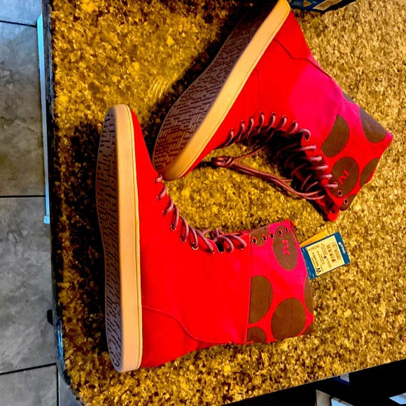 Pink and black ladybug winter boots - Picture 1 of 3